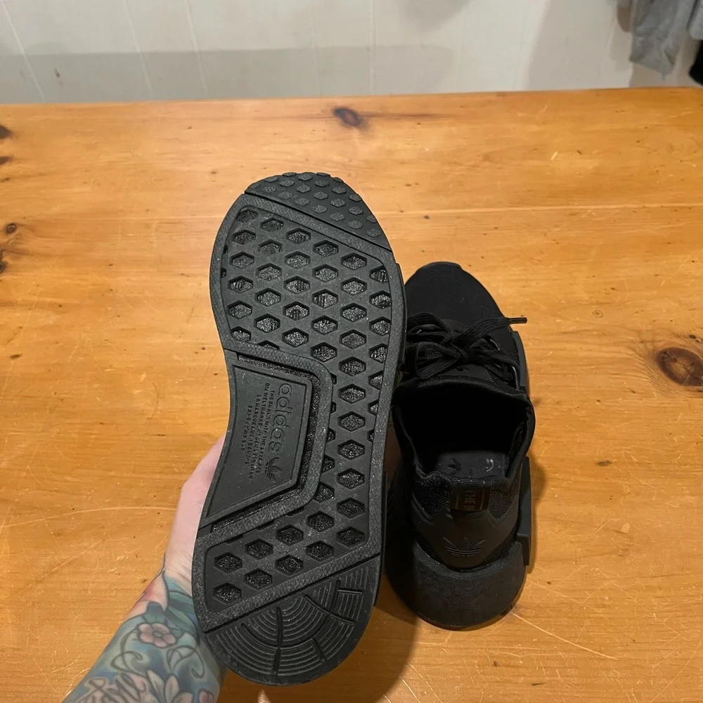 Adidas NMD_R1 shoes - Picture 5 of 8